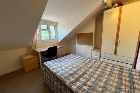 Raddlebarn Road, Selly Oak, Birmingham photo 3