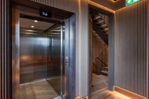 7356_029-uai-2000x1125.jpg