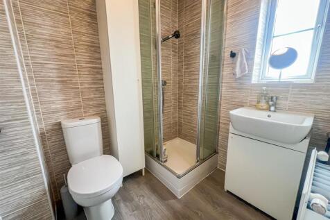 EN SUITE SHOWER ROOM/W.C.