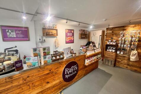 Retail Property (high street) to rent Image 6