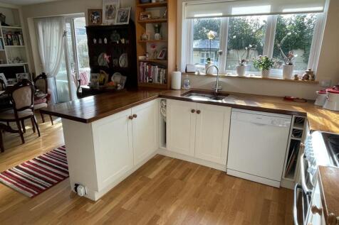 kitchen 2.JPG