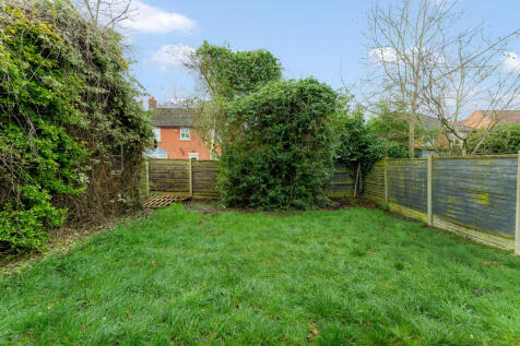 28 KINGSBURY CLOSE-37.jpg