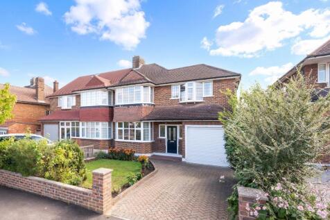 STONELEIGH CRESCENT  (19).jpg