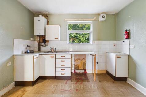 CAM03999G0-PR0273-STILL004.jpg