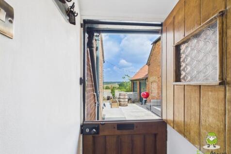 EweMove Basingstoke Estate Agents 17 Vyne Road 