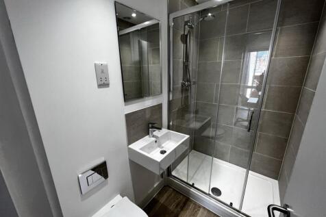 example en-suite (3).JPEG