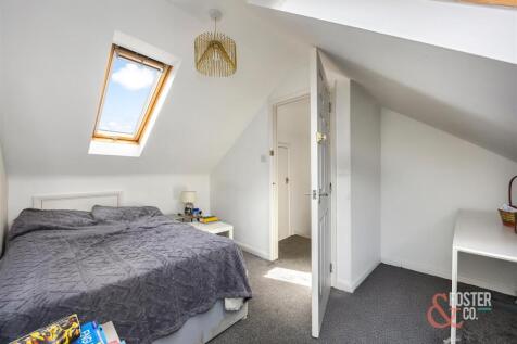 Whippingham Road, 22 (upstairs flat)-001.JPG