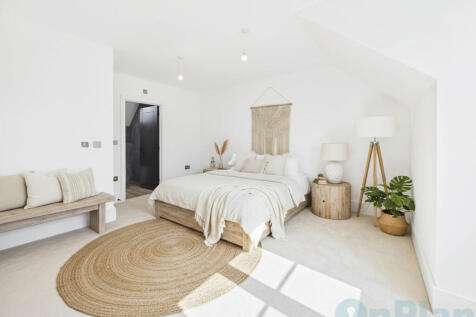 11 Chancel Close Master Bedroom