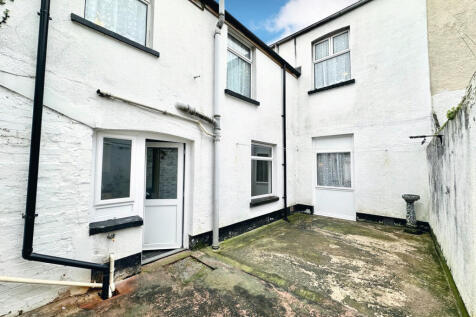 4 Bedroom terrace house