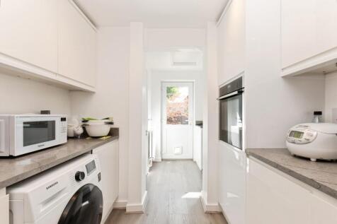 Kitchen/ Utility Are