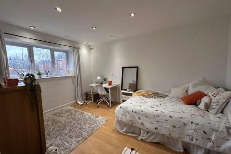 Brook Road - Fallowfield - £180 PPPW photo 4