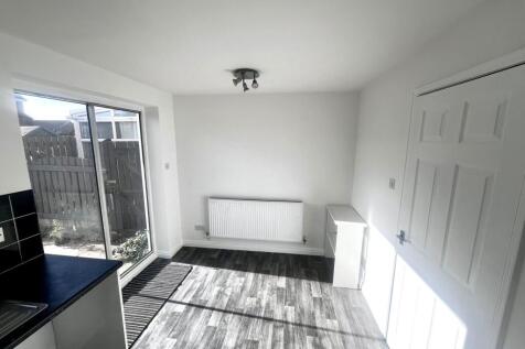 Storrs Wood View, Cudworth, Barnsley, South Yorkshire, S72 photo 3