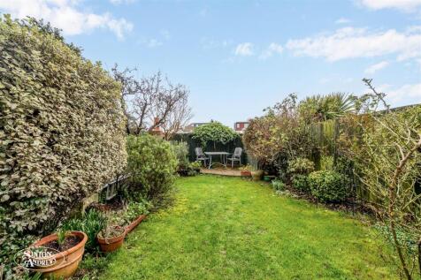 74 Haslemere Avenue-20.jpg