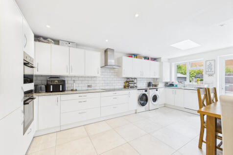 CAM01354G0-PR0578-STILL007