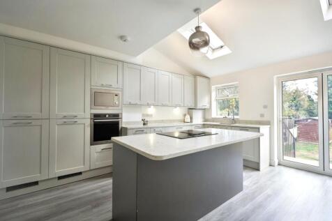 Rous Road, Buckhurst Hill photo 3