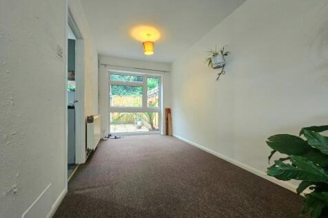 Edelvale Road, West End Park photo 5