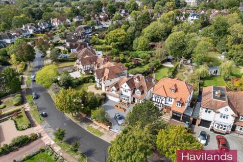 Eversley Crescent-2.jpg