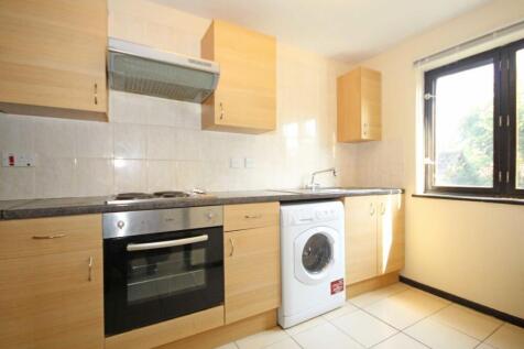 Braybourne Drive, Osterley photo 3