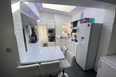1767990606382-8gcn4p.jpg