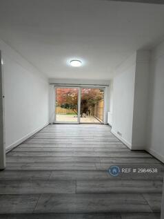 Beverley Gardens, Wembley, HA9 photo 3