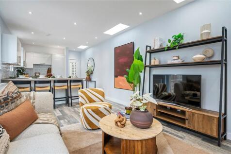 Reception/Kitchen