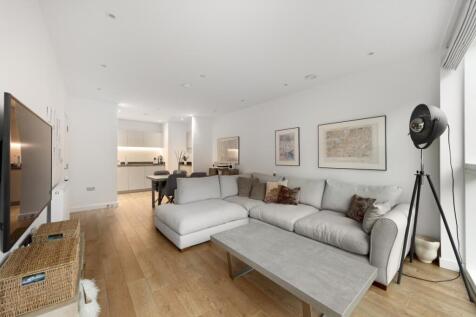 2-bed flat on Harrison Walk London SE10, £2,700/mo