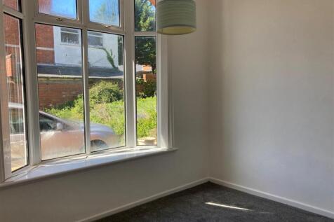 Flat 1, 8 Park Road - bedroom 5.jpg