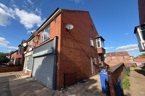 1-bed flat on Carr House Road, Doncaster, DN4, £550/mo