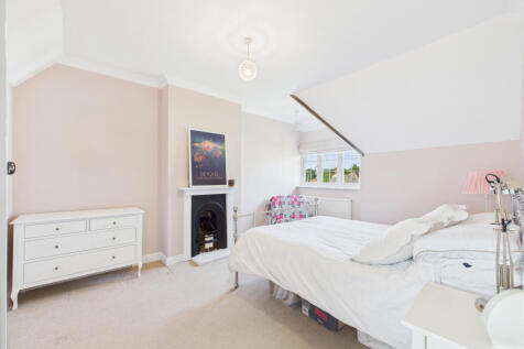 CAM02909G0-PR0460-STILL001