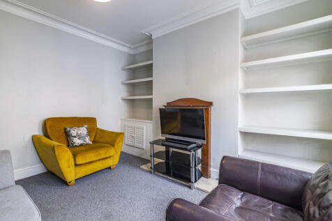 West End // 4 Bed Student House // June 2027 photo 4