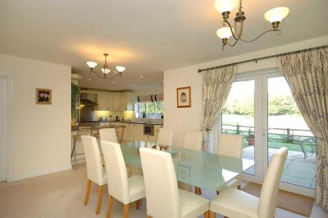 Dunlin Rise, Tytherington, Macclesfield, Cheshire, SK10 2SP photo 5