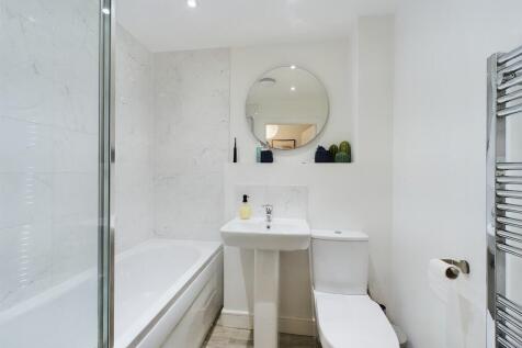 CAM02089G0-PR0138...