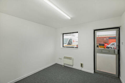 Light Industrial to rent Image 3