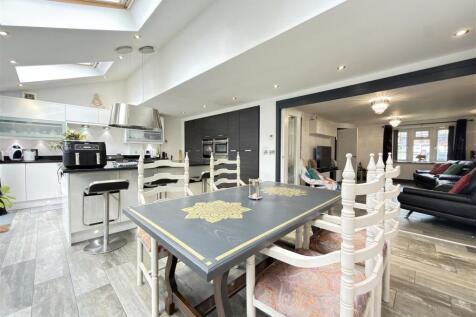 KITCHEN AND DINER