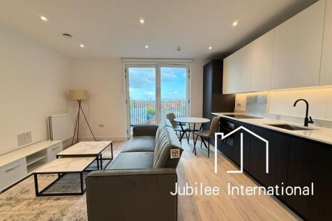 Monterrey House,  Everdene Path, London photo 4