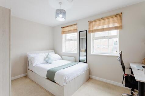 4-bed house on Kingfisher Way, Loughborough, £2,080/mo