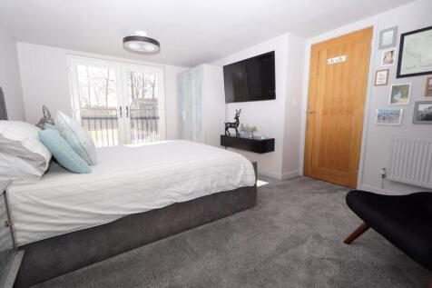 Master Bedroom 1st Floor