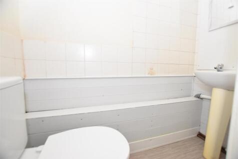 Ground Floor WC.JPG