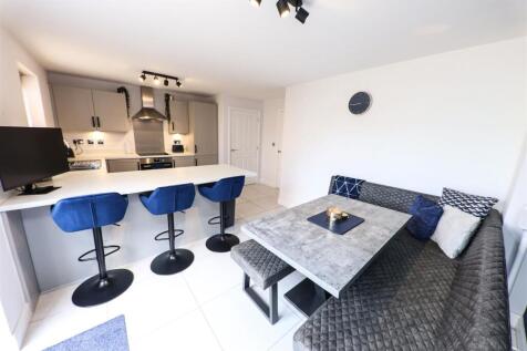 OPEN PLAN DINING KITCHEN