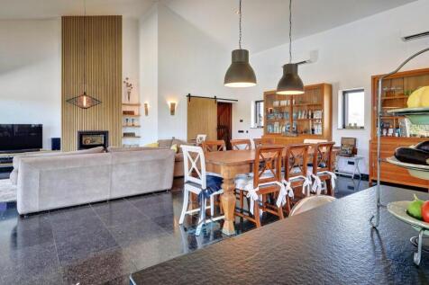 spacious double height ceilings