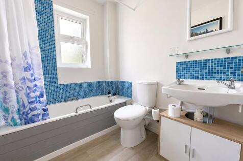 Shenton Court, Shenton Close, Swindon, Wiltshire, SN3 photo 4