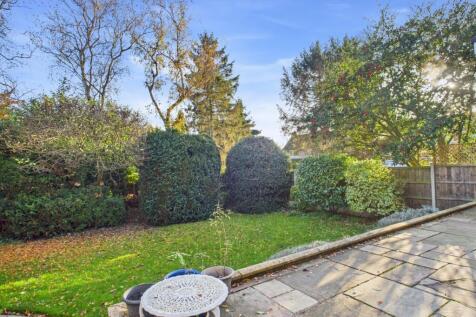 CAM03293G0-PR0250-STILL003