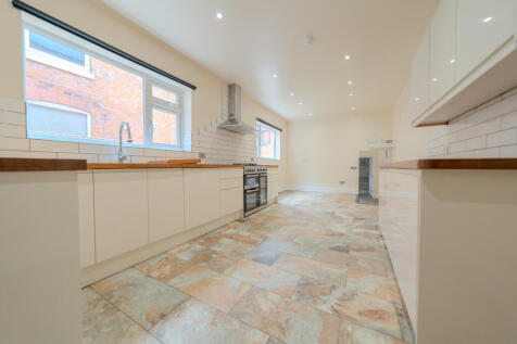 Saffron Lane, Leicester, Leicestershire photo 3