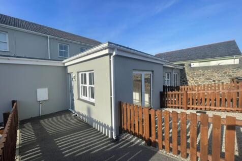 Camborne, TR14 - property photo