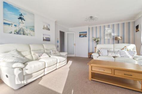 7 St Hellier Court-007.JPG