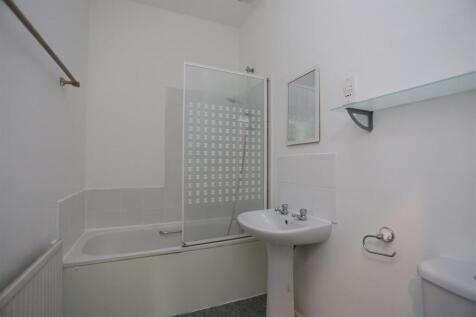 11, 11 Albany Villas Bathroom.JPG