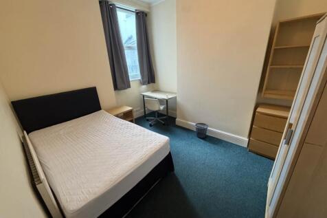 Mackintosh Place, ,  photo 3