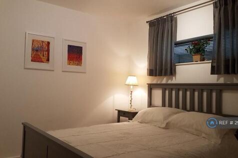 Bedroom With King Size Bed