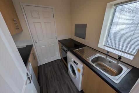 Golden Hill Lane, Leyland, Lancashire, PR25 photo 4