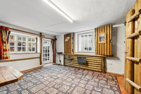 Lounge-Diner to windows.jpg